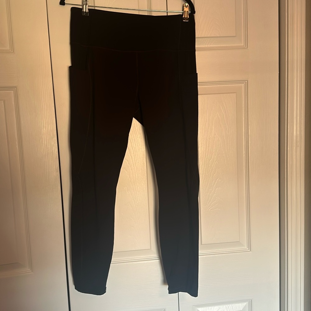 Black yoga athletic pants with pockets
